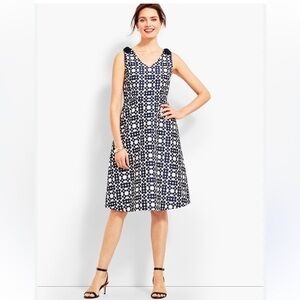 RSVP Talbots Jacquard Daisy Print Fit&flare  dress Black White Women’s size 10